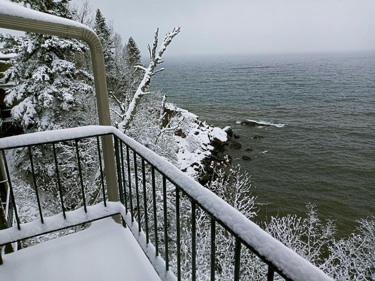 Cliff Dweller on Lake Superior Tofte Esterno foto