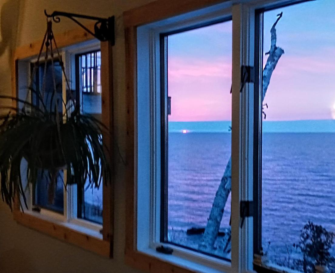 Cliff Dweller on Lake Superior Tofte Esterno foto