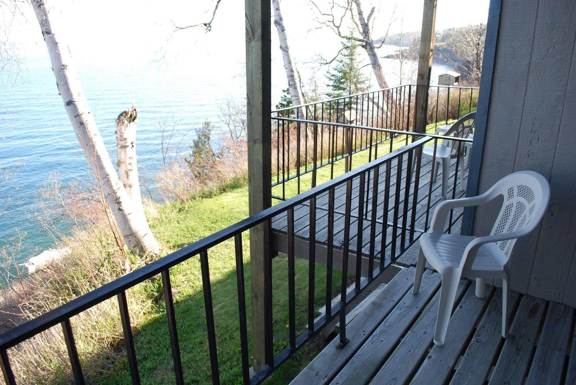 Cliff Dweller on Lake Superior Tofte Esterno foto