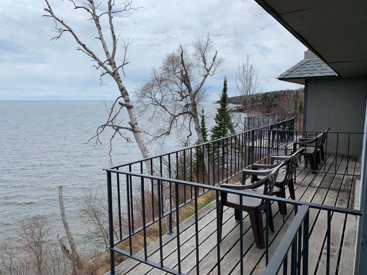 Cliff Dweller on Lake Superior Tofte Esterno foto