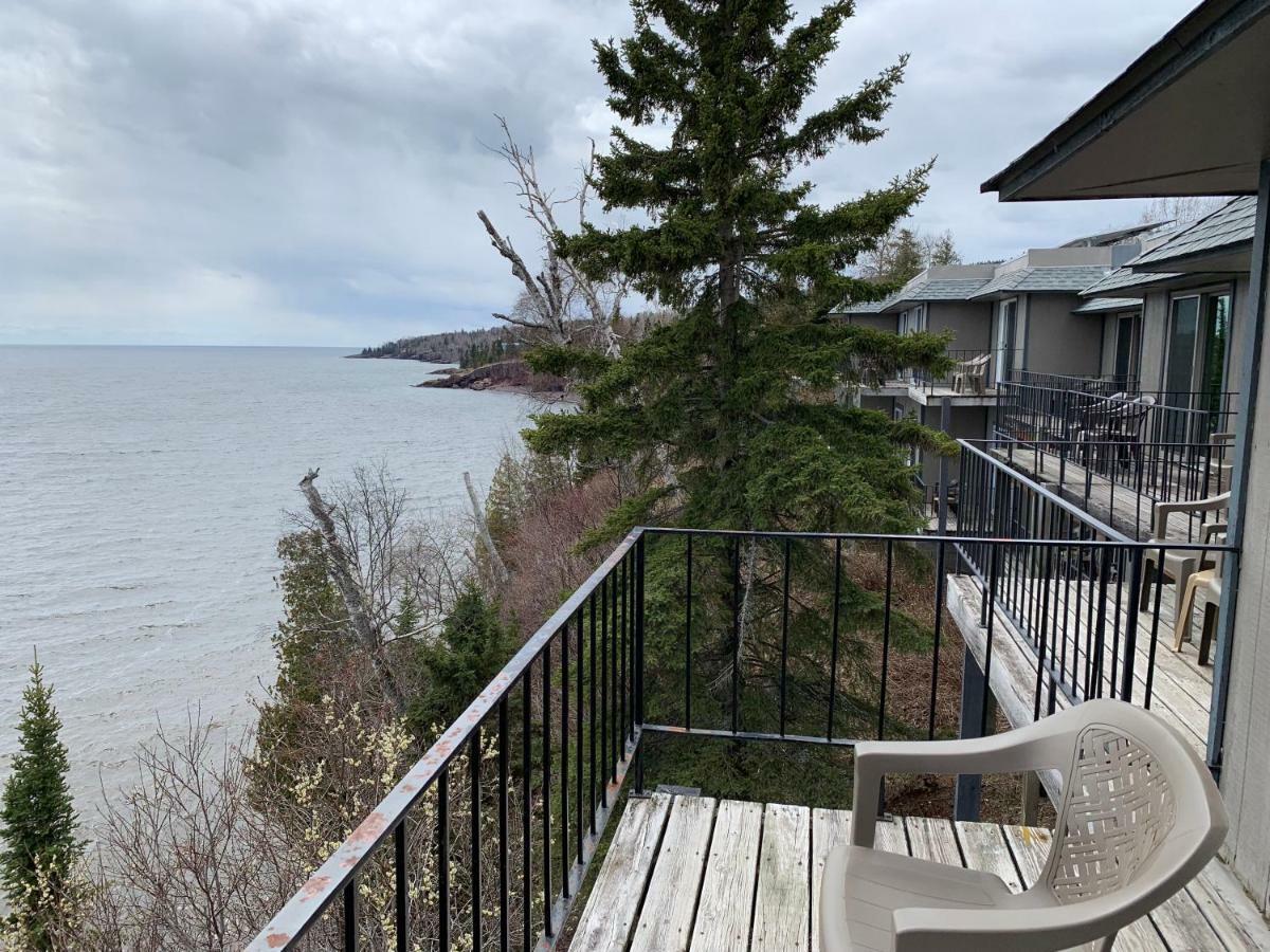 Cliff Dweller on Lake Superior Tofte Esterno foto