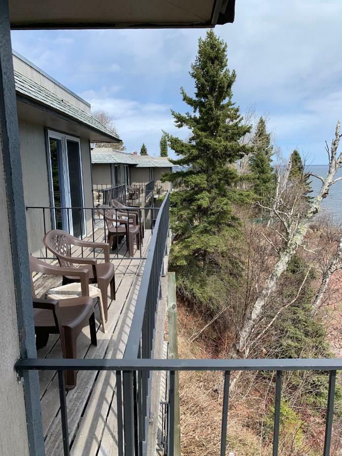 Cliff Dweller on Lake Superior Tofte Esterno foto